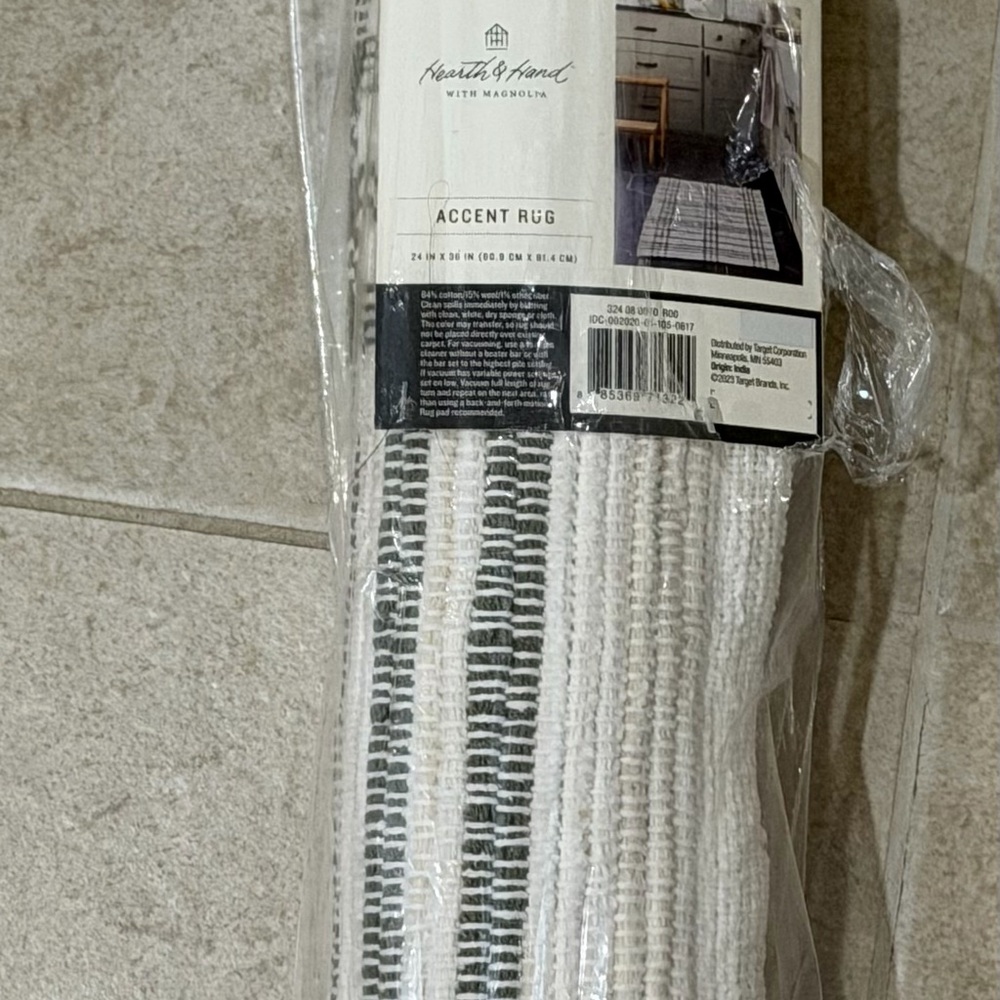 Hearth & Hand green and White Accent Rug
